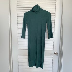 NWT Lolë Villeray Turtleneck Dress - Green